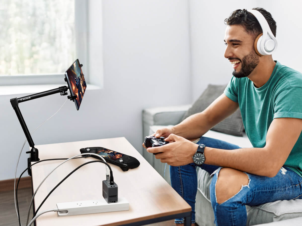 Handheld Gamers Content Creation